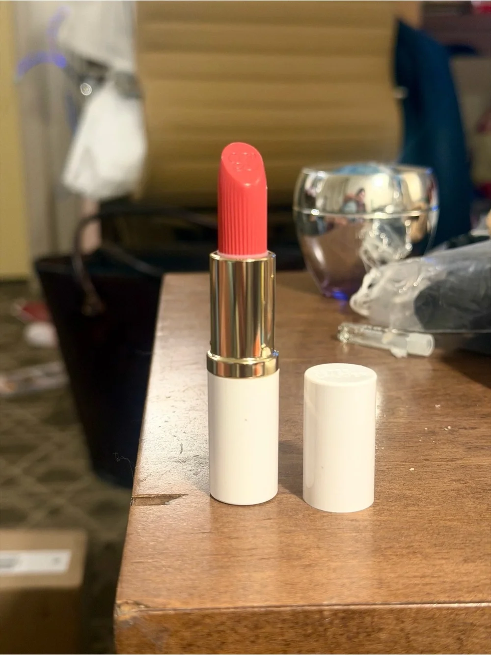 Estée Lauder Creamy Pure colour envy crème lipstick in shade eccentric